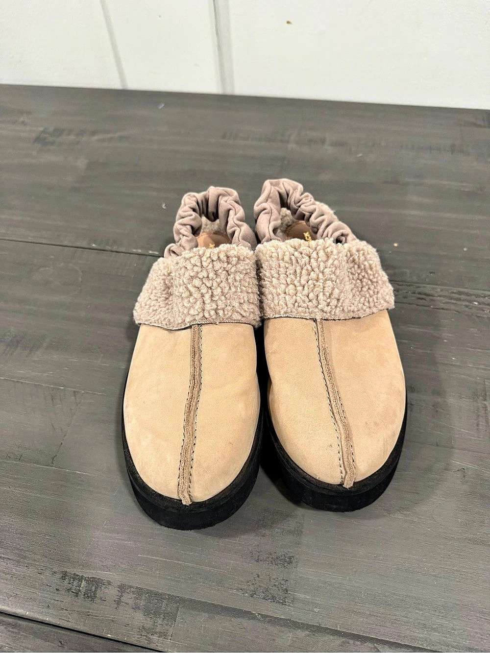 PILGRIM Sherpa Lined Clog Slippers in Tan